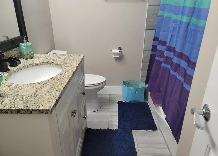 Great Large Home,8 Min From Downtown Holiday home *