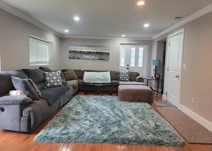 Great Large Home,8 Min From Downtown Pensacola